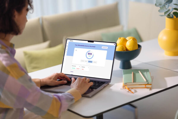 Women checking her Business Affordability Score on Macbook